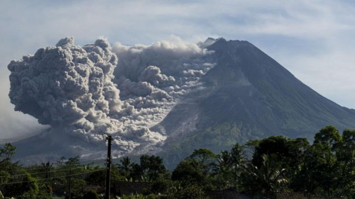 Gunung Merapi Meletus, Hujan Abu Mengguyur Boyolali Dan Klaten.