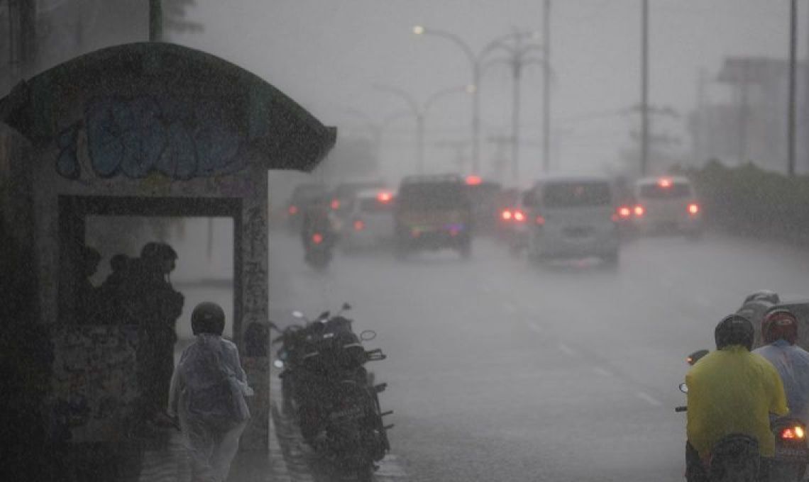 BMKG Meminta Masyarakat Mewaspadai Potensi Petir Dan Hujan Lebat