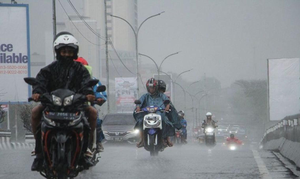 Kemungkinan Hujan Di Sebagian Besar Kota Besar Akibat Dua Siklon Tropis